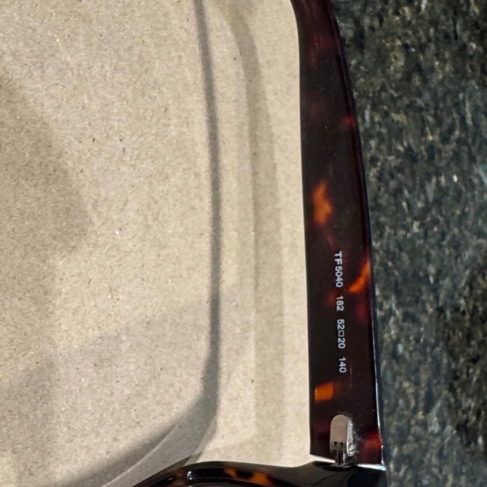 Tom Ford Tortoise Shell Sunglasses - Picture 5 of 6